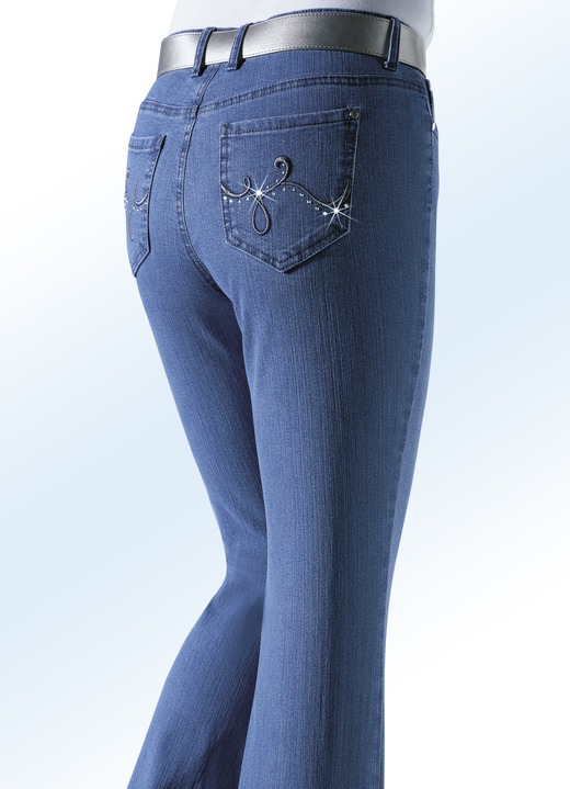 Hosen mit Knopf- und Reissverschluss - Jeans verziert mit funkelnden Strasssteinen, in Größe 018 bis 088, in Farbe JEANSBLAU Ansicht 1
