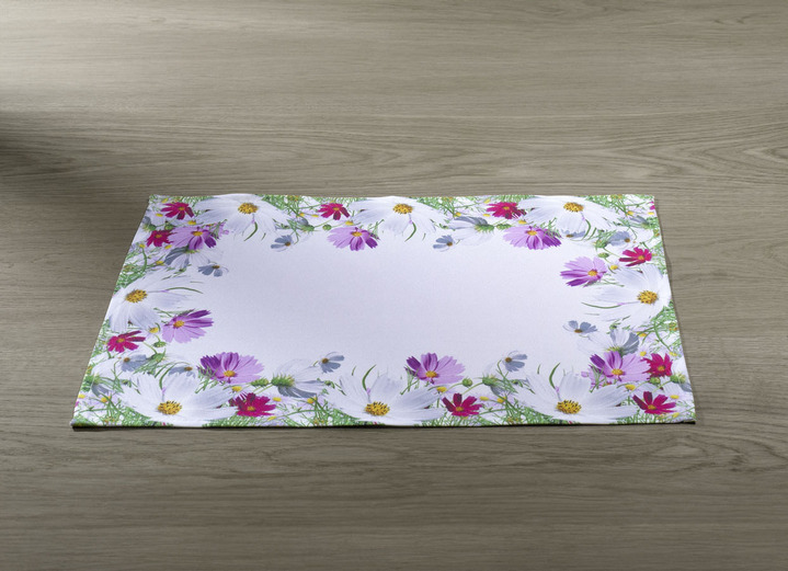 - Tisch- und Raumdekoration «Blüten-Motive», in Größe 130 (Deckchen, 35/ 50 cm) bis 404 (Kissenhülle, 40/ 40 cm), in Farbe WEISS/BUNT