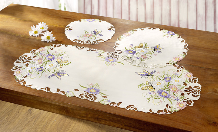 Heimtextilien - Tisch- und Raumdekoration mit Blüten und Schmetterlingen, in Größe 101 (Läufer, 30/ 45 cm) bis 404 (Kissenbezug, 40/ 40 cm), in Farbe  Ansicht 1