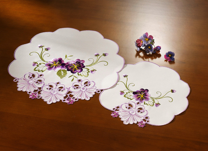 Heimtextilien - Tisch- und Raumdekoration mit Blüten in Spitzen-Optik, in Größe 102 (Läufer, 40/ 85 cm) bis 404 (Kissenbezug, 40/ 40 cm), in Farbe SEKT Ansicht 1
