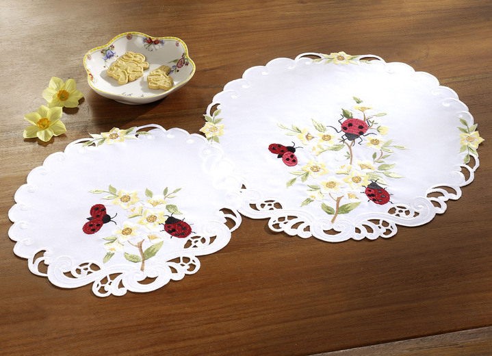 Heimtextilien - Tisch- und Raumdekoration mit niedlichen Marienkäfern, in Größe 101 (Läufer oval, 40x 85 cm) bis 404 (Kissenbezug, 40x 40 cm), in Farbe CREME Ansicht 1