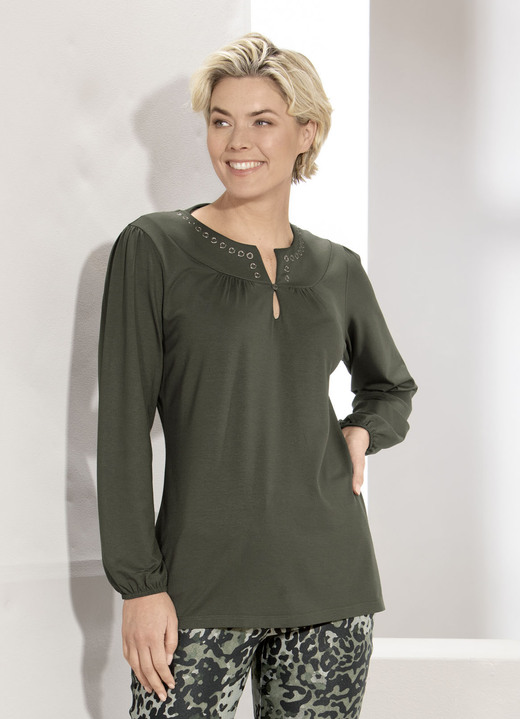 Shirts - Flottes Shirt mit Zierringen in 2 Farben, in Farbe KHAKI