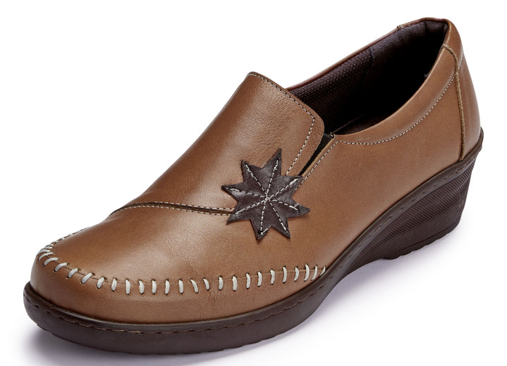 Schuhe - Gemini Slipper mit Leder-Applikation, in Größe 036 bis 042, in Farbe COGNAC Ansicht 1