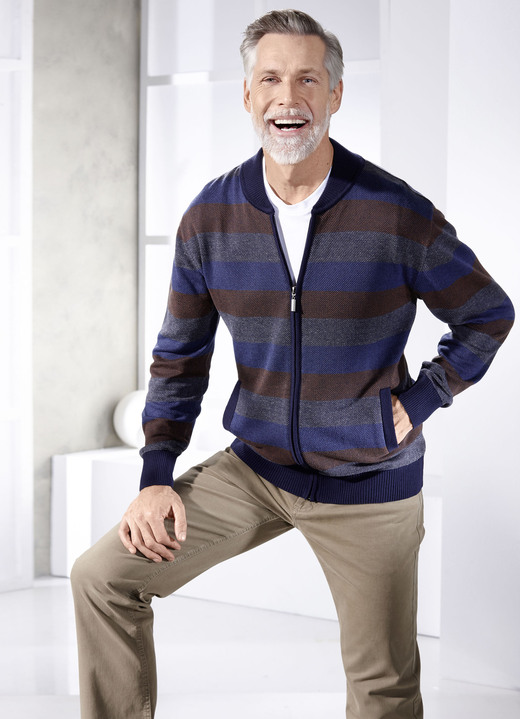 Pullover & Strickmode - Jacke mit durchgehendem Reissverschluss, in Größe 046 bis 062, in Farbe ROYALBLAU-MESSING-GRAU