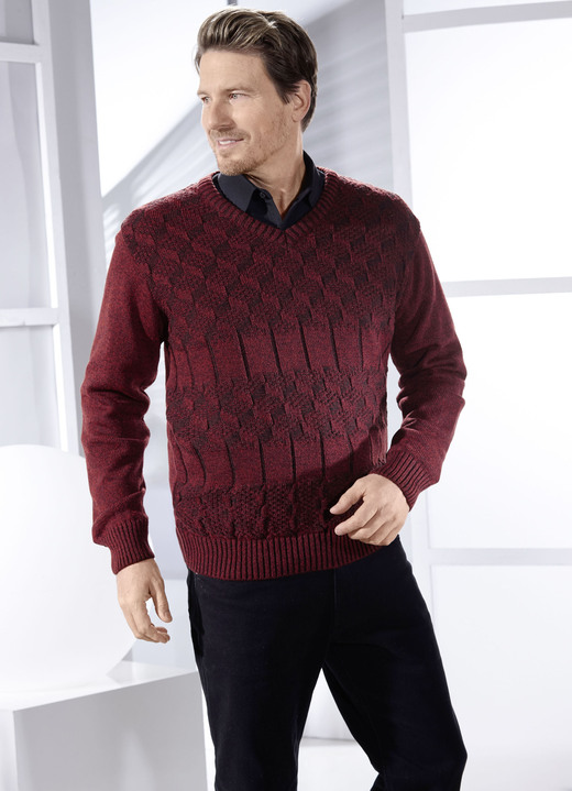 Pullover & Strickmode - Attraktiver Pullover mit V-Ausschnitt in 2 Farben, in Größe 046 bis 062, in Farbe ROTBRAUN Ansicht 1