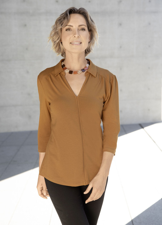 Shirts - Poloshirt mit Zierblende in 2 Farben, in Größe 036 bis 052, in Farbe COGNAC