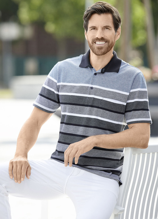 Shirts - Poloshirt mit kleinen Seitenschlitzen Shirts - Poloshirt mit kleinen Seitenschlitzen, in Größe 046 bis 062, in Farbe SCHWARZ-GRAU-HELLBLAU