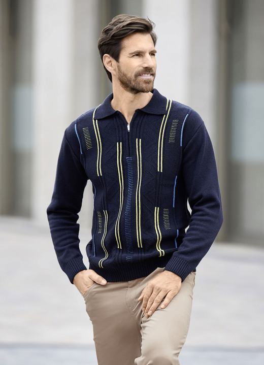 Gemustert - Sportiver Polopullover mit kurzem Reissverschluss Gemustert - Sportiver Polopullover mit kurzem Reissverschluss, in Größe 046 bis 062, in Farbe MARINE