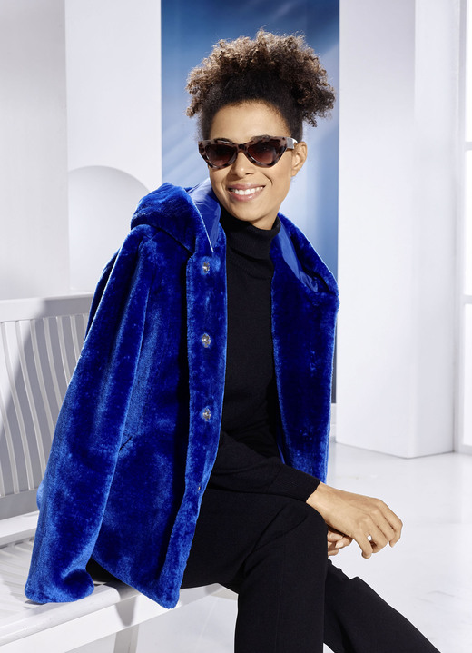 Kunstpelzjacken - Jacke aus kuschelweichem Kunstpelz Kunstpelzjacken - Jacke aus kuschelweichem Kunstpelz, in Größe 034 bis 052, in Farbe ROYALBLAU