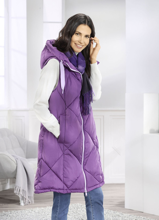 Lang - Longweste mit fester Kapuze Lang - Longweste mit fester Kapuze, in Größe 034 bis 052, in Farbe AMETHYST
