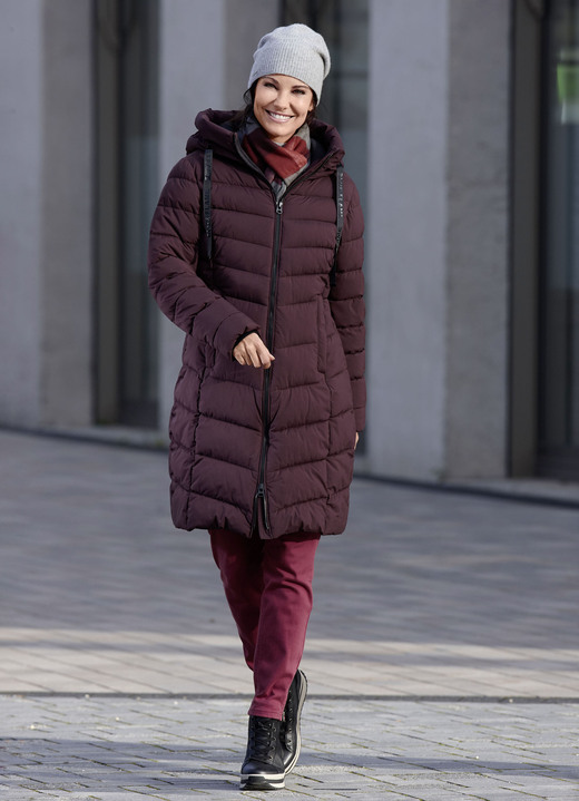 Wintermäntel - Kurzmantel mit 2-Wege-Zipper, in Größe 036 bis 048, in Farbe AUBERGINE Ansicht 1