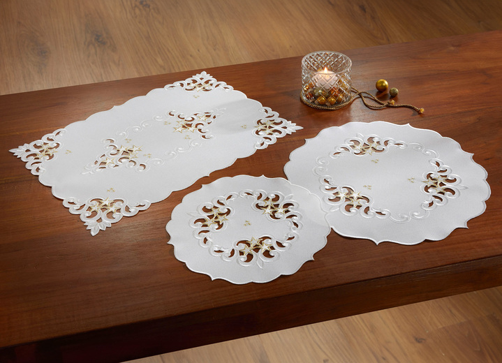Heimtextilien - Tischdecke mit aufwendigen Stickereien, in Größe 101 (Deckchen, 35x 50 cm) bis 404 (Kissenbezug, 40x 40 cm), in Farbe SEKT Ansicht 1
