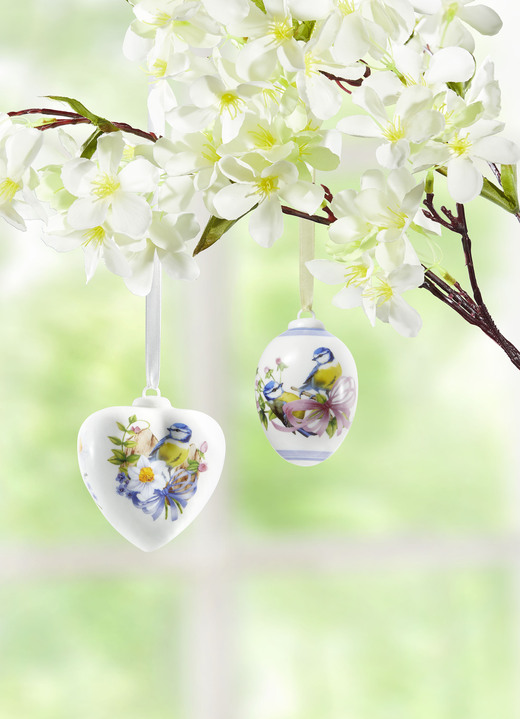 Ostern - Jahres-Hänger 2025 von Hutschenreuther, in Farbe BUNT, in Ausführung Jahres-Ei - Motiv Blaumeisen-Paar