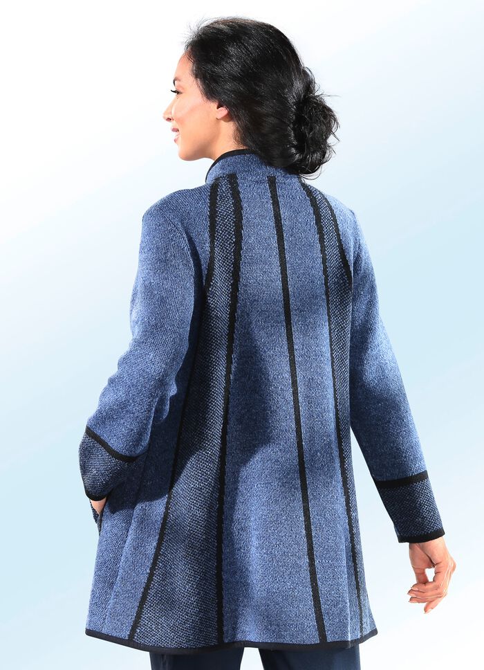 Long-Strickjacke in Swingerform 