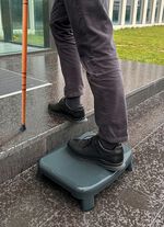 Dusch- und Badewannentritt zum bequemen und sicheren Einsteigen ANTHRAZIT