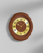 Wanduhr mit Funkuhrwerk NUSSBAUM