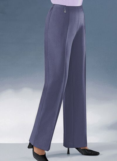 Hose mit modisch ausgestellter Fussweite 