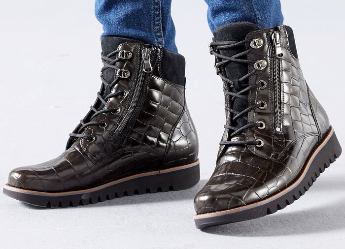 Waldl&auml;ufer Stiefelette aus krokogepr&auml;gtem Nappaleder SCHWARZ