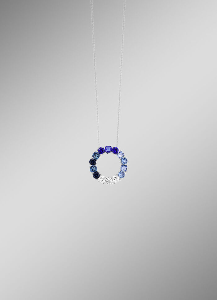 Anh&auml;nger mit synth. Zirkonia in Weiss und Blaut&ouml;nen 
