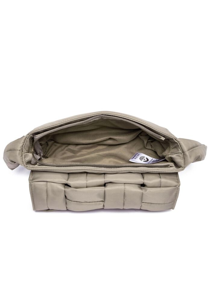 Collezione Alessandro Tasche aus zart gl&auml;nzendem Textilmaterial 