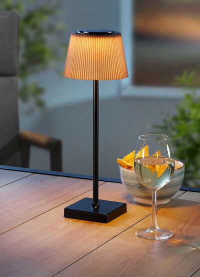 Tischlampe aus mattschwarzem Metall 