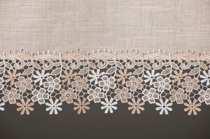 Kurzstore mit Makramee-Spitze 