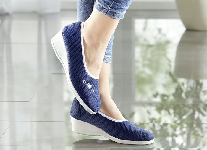 Modische Ballerinas in verschiedenen Farben MARINE
