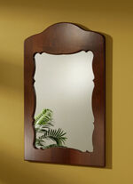 Teilmassive M&ouml;belserie mit kunstvollen Holzverzierungen NUSSBAUM