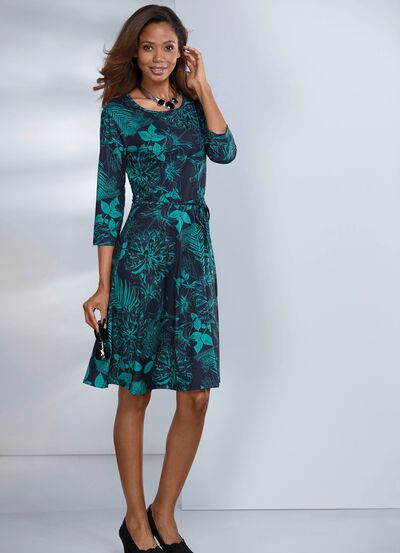 Kleid mit Bindegürtel in Schlupfform 