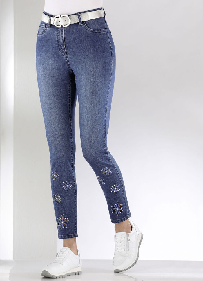 Jeans mit floralen Lochstickereien und Strasssteinchen JEANSBLAU