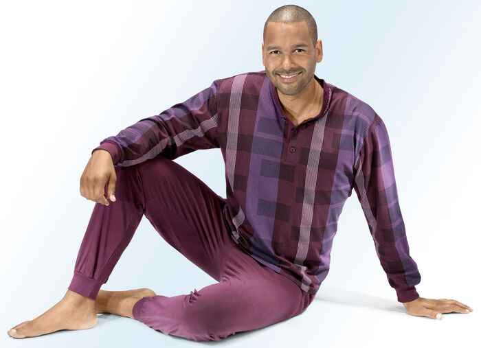 Pyjama mit Knopfleiste, Karodessin und Bündchen KASTANIE