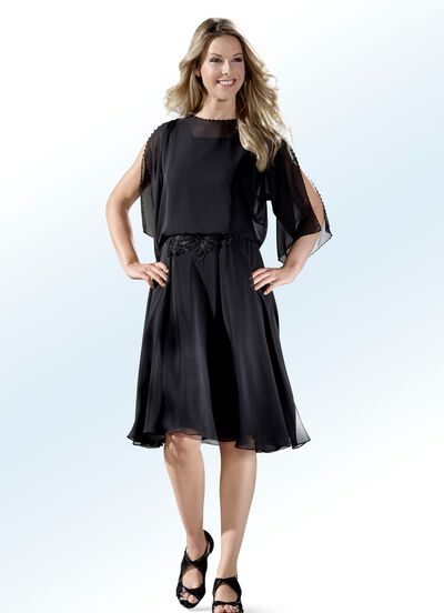 Kleid mit dekorativer Perlenzier 