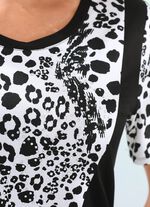 Ausgefallenes Shirt im Mustermix 