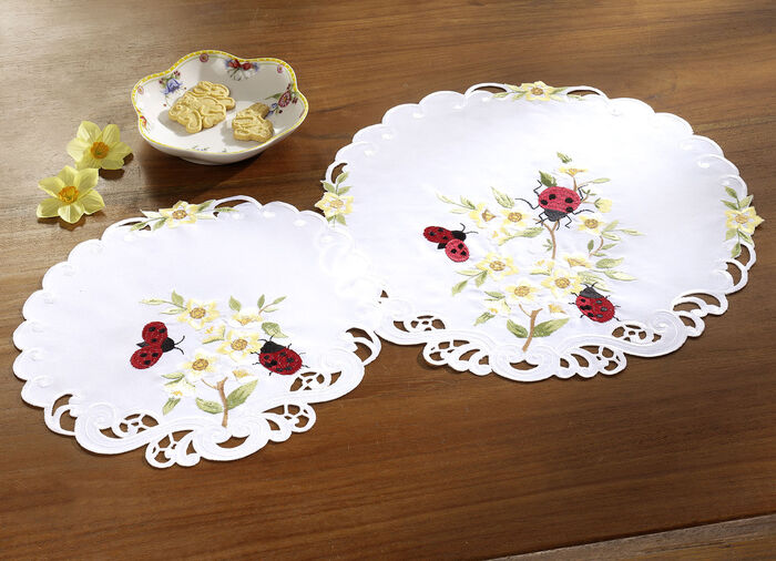 Tisch- und Raumdekoration mit niedlichen Marienkäfern CREME