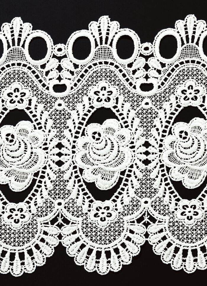 Bezaubernde Kurzgardine mit Stangendurchzug WEISS UNI