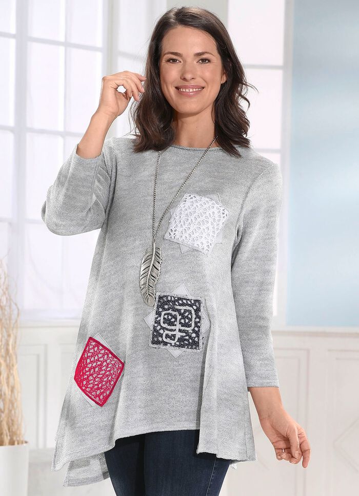 Pullover in schwingender Form 
