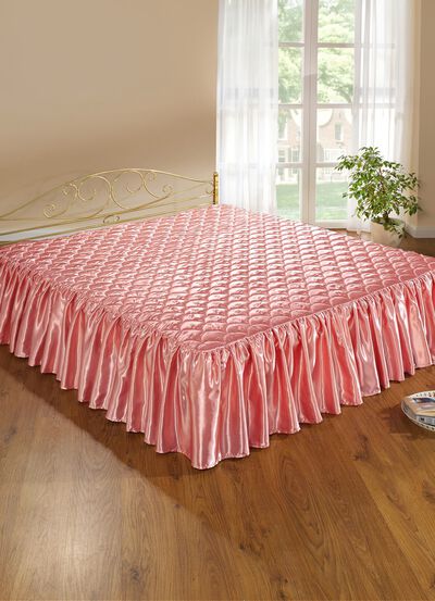 Tagesdecke mit Volantabschluss 