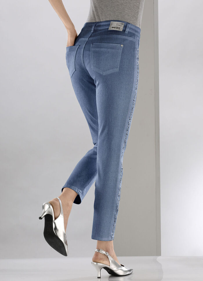 Edel-Jeans mit effektvollen Strasssteinen JEANSBLAU