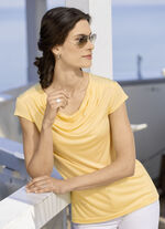 Shirt mit ausgefallenem Ausschnitt 