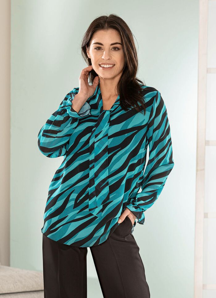 Bluse mit Schluppe am Halsausschnitt 