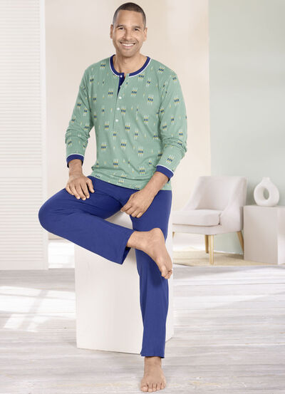 Schlafanzug mit langer Knopfleiste und offenen Abschl&uuml;ssen  