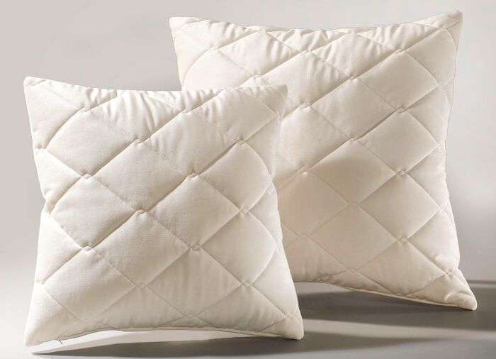 Tagesdecken und Kissenbez&uuml;ge in edler Samt-Optik 