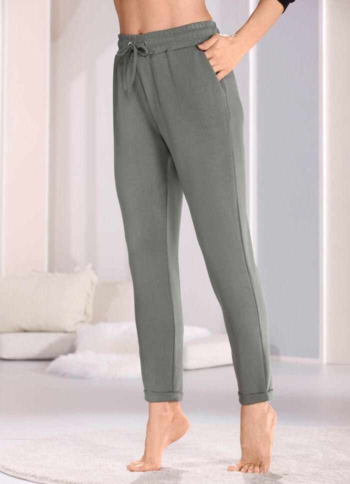 Schlaf-und Freizeithose mit Taschen und breitem Dehnbund 