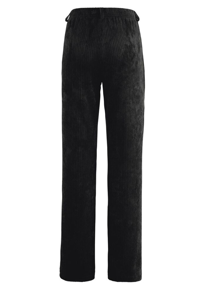 Hose in modischer Weite 