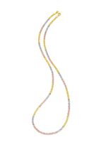 Elegante Garnitur in Tricolor, mit Karabiner 