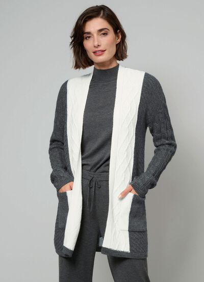 Strickjacke in Strukturmix 