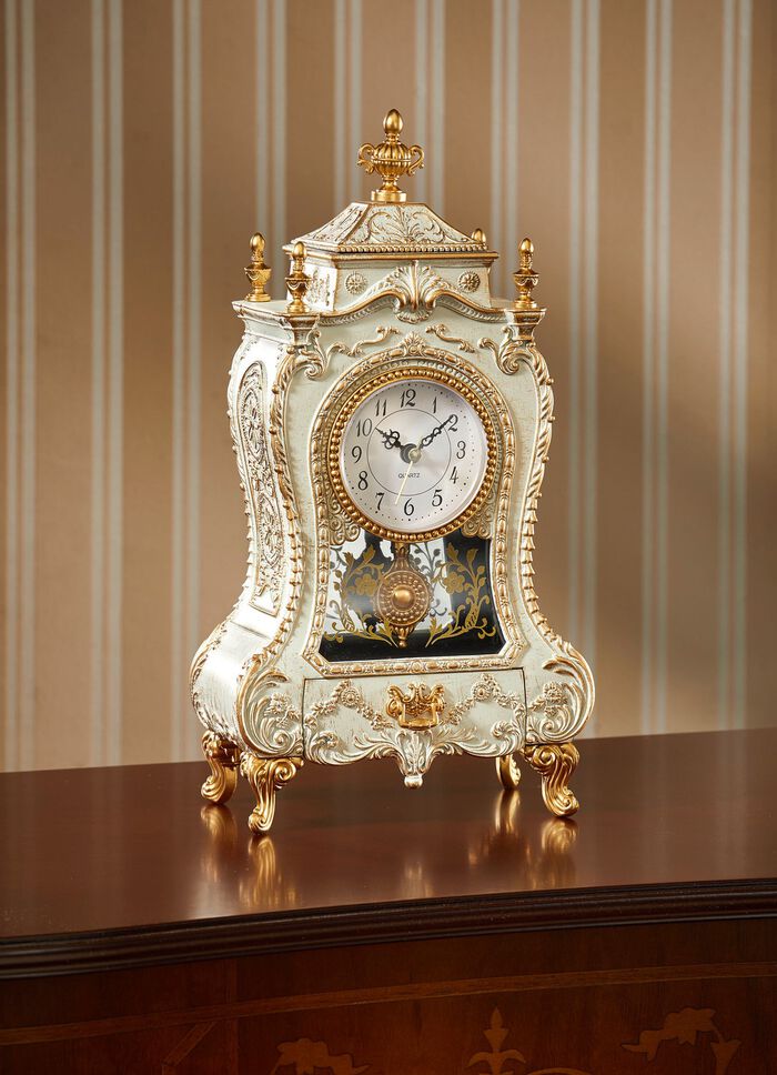 Spieluhr in antiker Verkleidung 