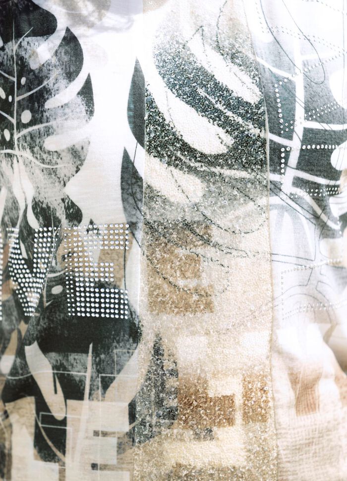 Shirt mit Kontrastverarbeitung am Halsausschnitt 