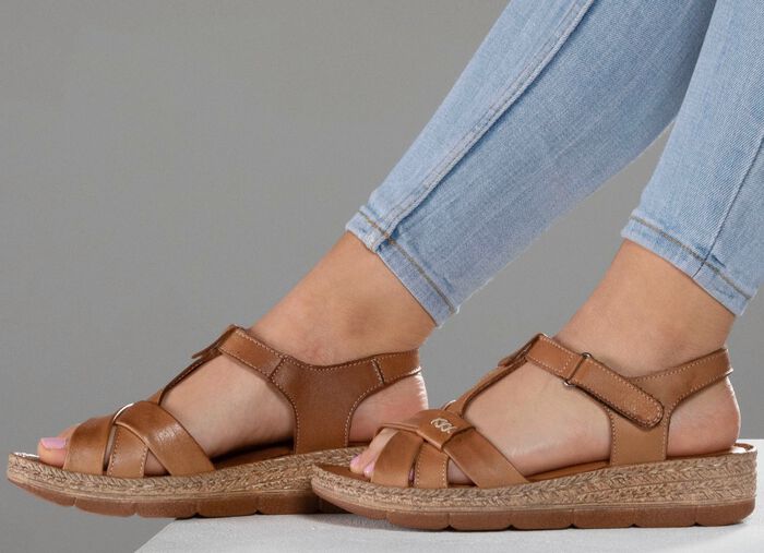 Andrea Conti Stegspangen-Sandale aus Rind-Nappaleder 