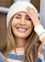 Modische Damen-M&uuml;tze, mit Umschlag WEISS